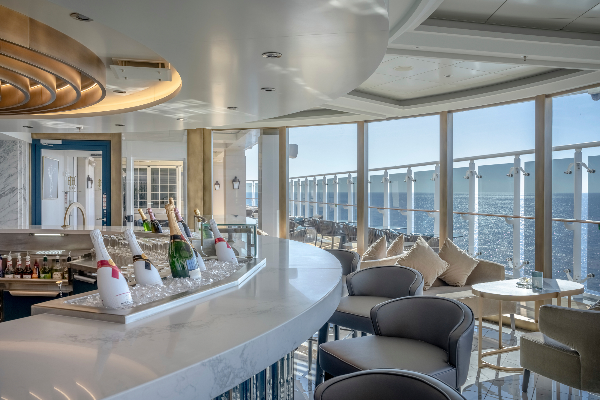 MyCruise MSC World-America Offentlige-arealer Barer-lounger-atrium5
